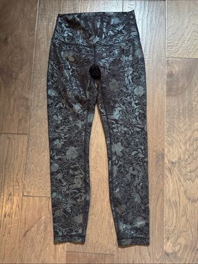 Lululemon leggings size 4